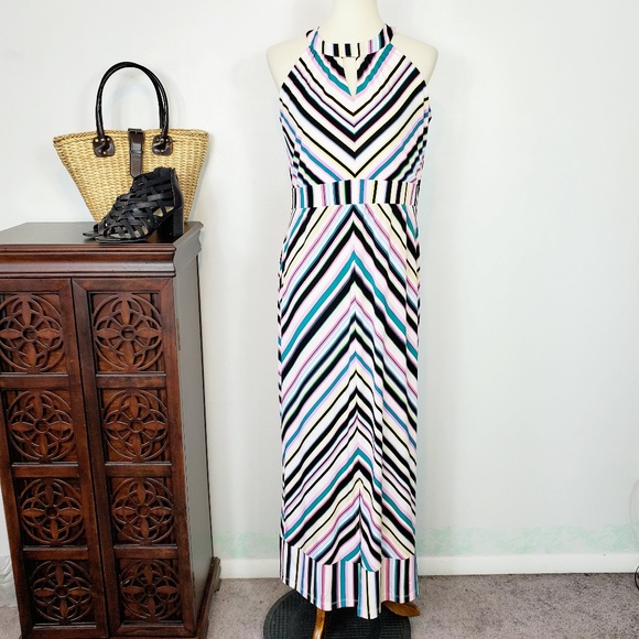 Roz & Ali Dresses & Skirts - Roz & Ali Striped Halter Neck Maxi Dress, NWT, SP